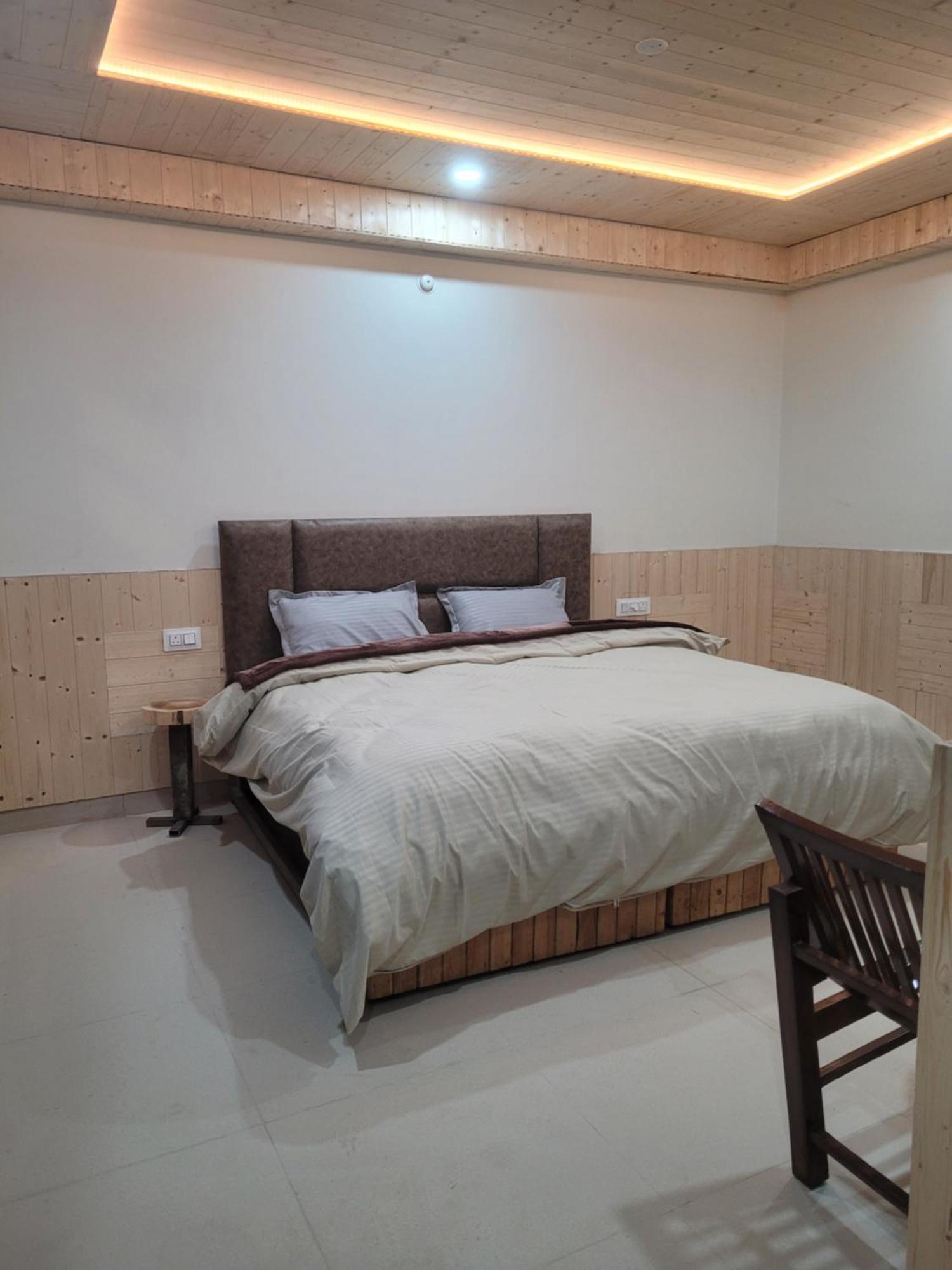 Whoopers Hostel Kasol Exterior photo