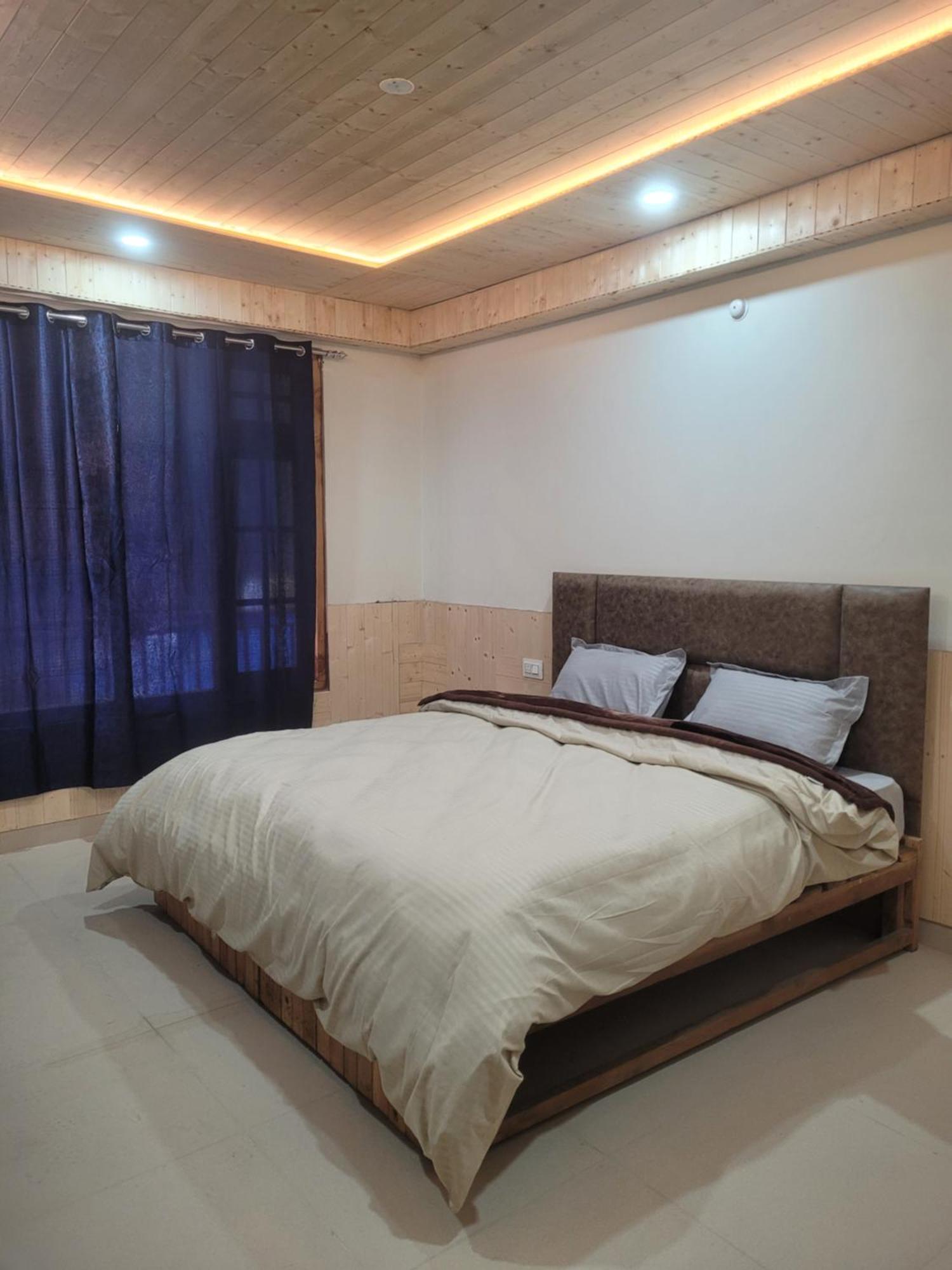 Whoopers Hostel Kasol Exterior photo