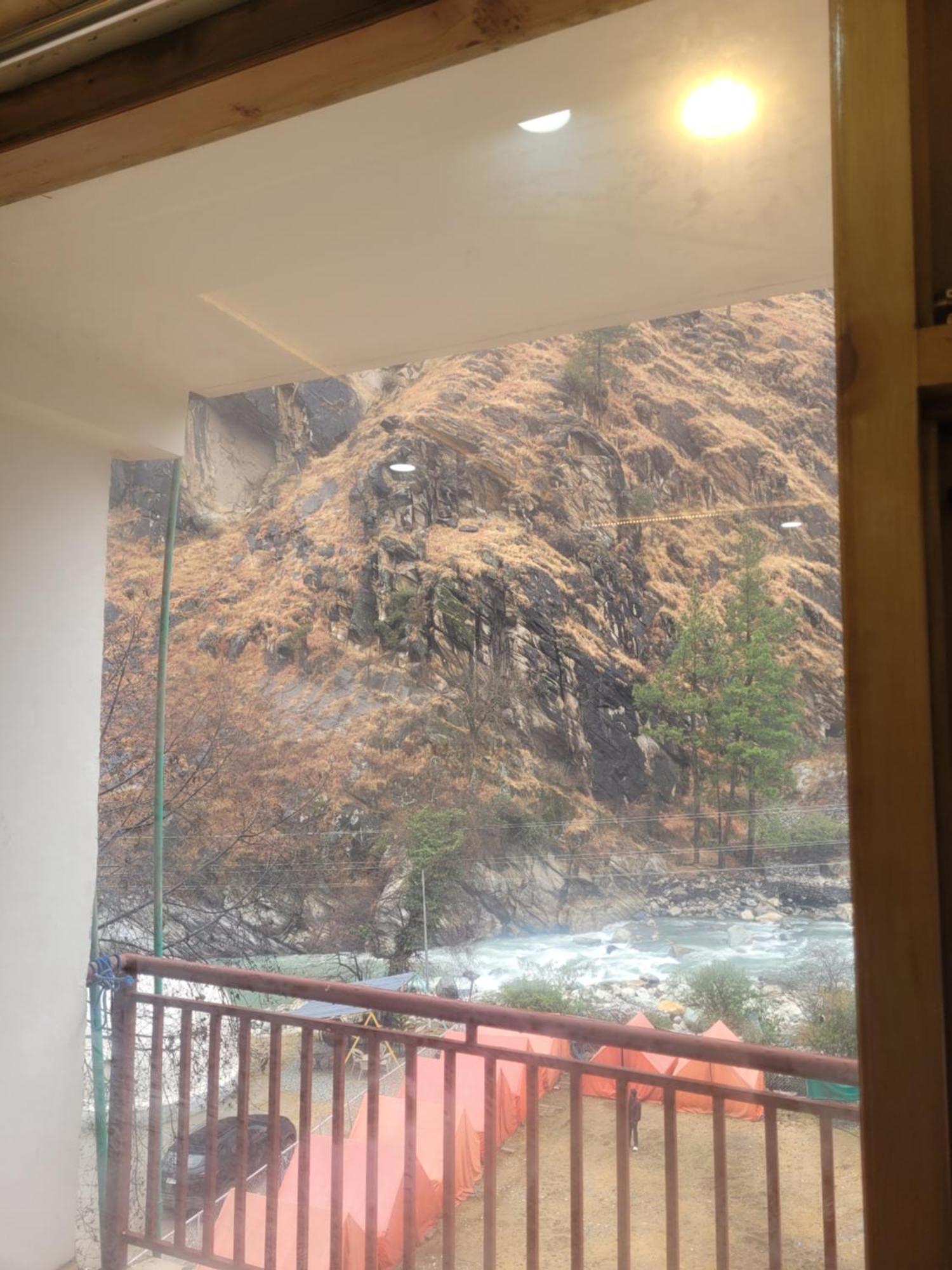Whoopers Hostel Kasol Exterior photo